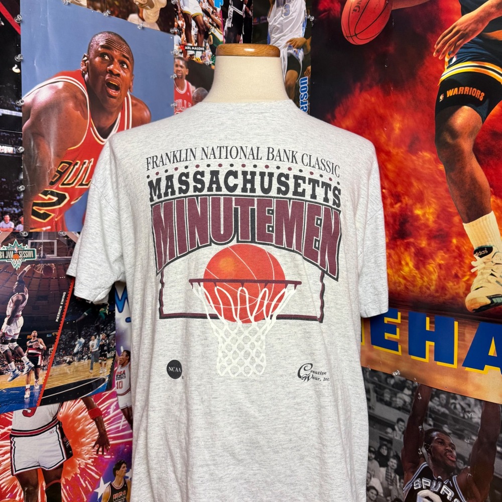 Vintage 90s Massachusetts U Mass Minutemen NCAA College Basketball T Shirt Sz XL